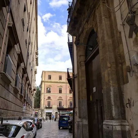 Alojamento de Acomodação e Pequeno-almoço Demetra Palermo