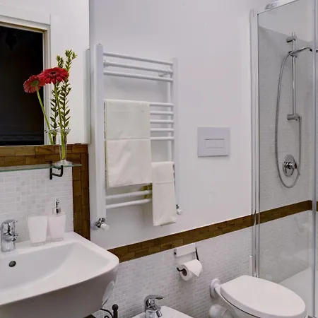 Demetra Nocleg ze śniadaniem 4*